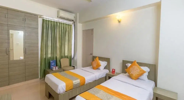 OYO 9979 Goahati Guest House, Boek Pension Guwahati Assam, in de buurt van Umananda Temple