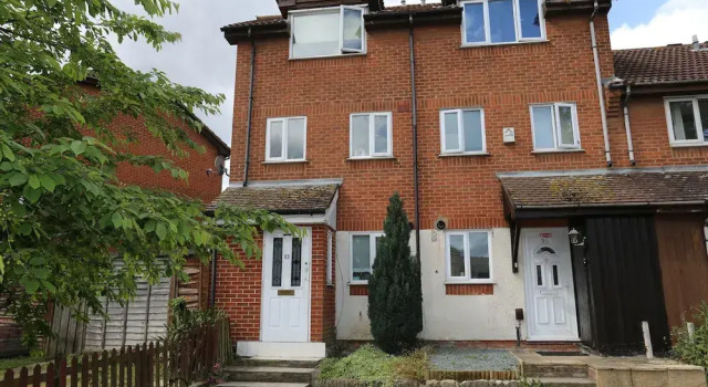 Beautiful 3 Beds House - Thamesmead