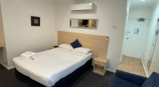 Двухместный номер Deluxe с балконом Lakeview Motor Inn