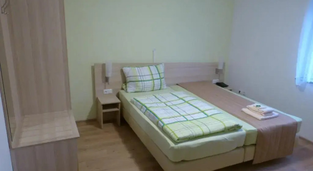 Номер Standard Pension Zur Eiche