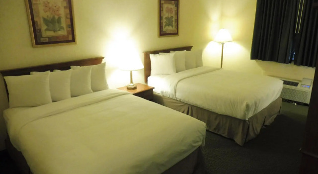 Четырёхместный номер Superior Red Roof Inn Norwich