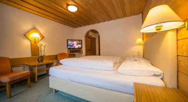 Двухместный номер Standard с балконом Hotel Cresta