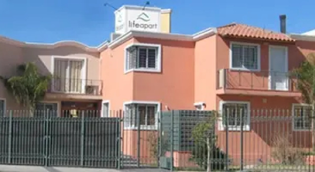 Life Apart Hotel