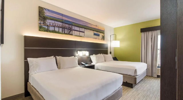 Четырёхместный номер Standard Clarion Pointe New Bern