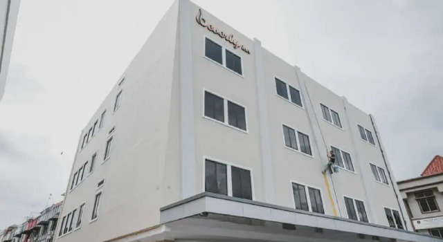 RedDoorz Plus near Ferry Terminal Batam Center, Boek Hotel Hotels in Batam Center met parkeren, Parkeren