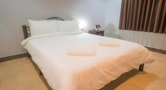 Empire Villa, Varaa Villa Hotellit North-Eastern Thailand pysäköinnillä, Pysäköinti