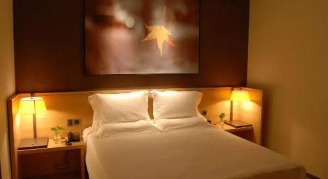 IU Hotel Wujiang Huadong Business City Tongli, Book Hotel Hoteller i Suzhou med parkering, Parkering