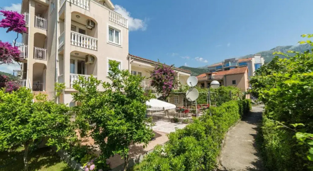 Apartments Elena, Varaa Huoneisto Asunnot kohteessa Budva County, Huoneisto