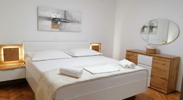Apartment Vesna, Rezerwuj Apartament Hotele w Split Region z parkingiem, Parking