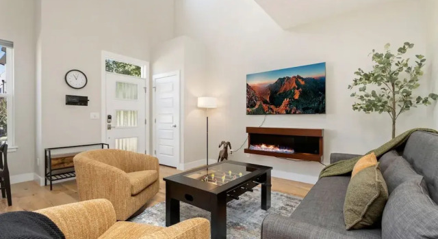 Rams Roost Rooftop Hot Tub, Patio & Family Fun, Rezerwuj Hotel Hotele w Fort Collins z parkingiem, Parking