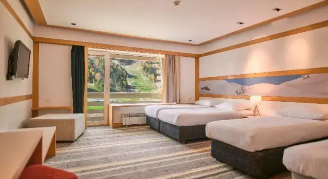 Трёхместный номер Standard с 3 комнатами с балконом Hotel Han Bjelašnica
