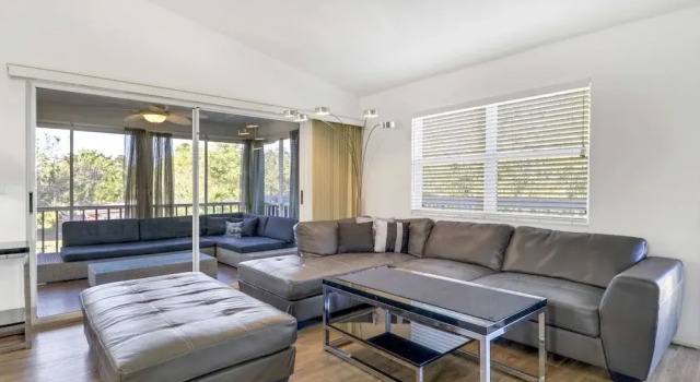 Modern Estero Bay Beach House, 5 Minute Walk to Gulf, Забронировать Отель Отели в центре Форт-Майерс-Бич, в центре