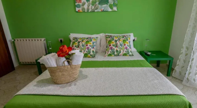 LA CASA DI MAMMA NTO, Book Hotel Hotels in Sicily with Parking, Parking