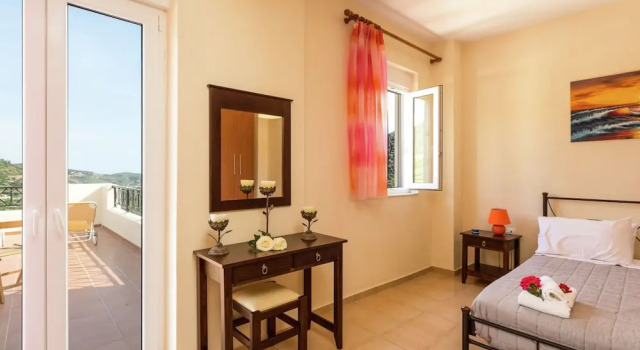 Вилла с балконом Hillside Villa in Bali With Private Pool