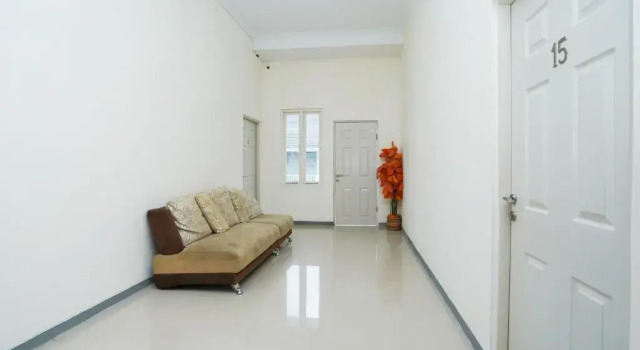 OYO 2968 Cahaya Residence Surabaya Near RSU National Hospital Kota Surabaya