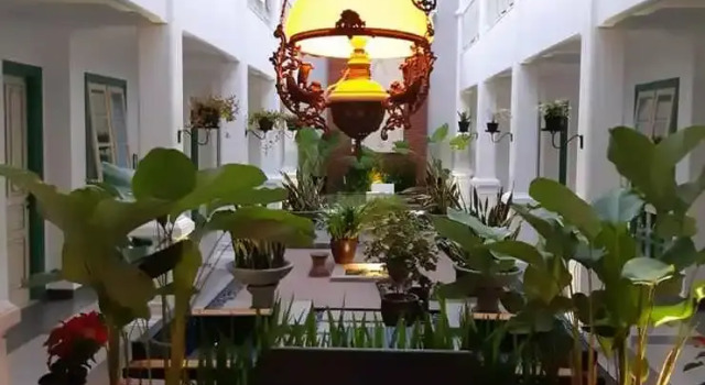 Rumah Jawa Guest House (Syariah), Book Pension Hoteller i Mergangsan med parkering, Parkering