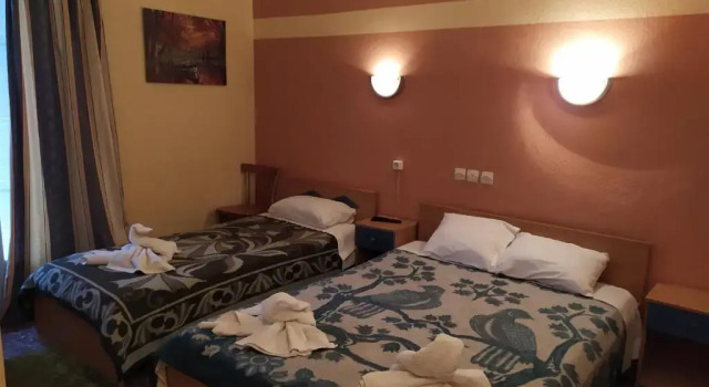 Трёхместный номер Standard с балконом Sofia Rooms