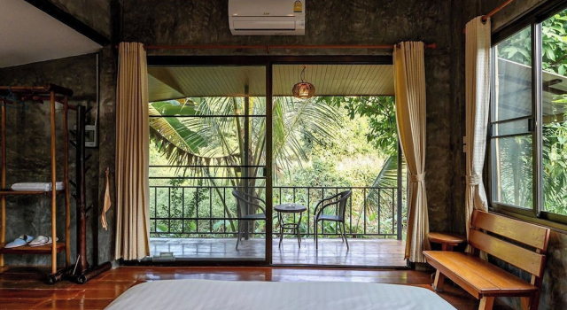 Двухместный номер Standard с балконом и с видом на горы Lion Cafe Resort