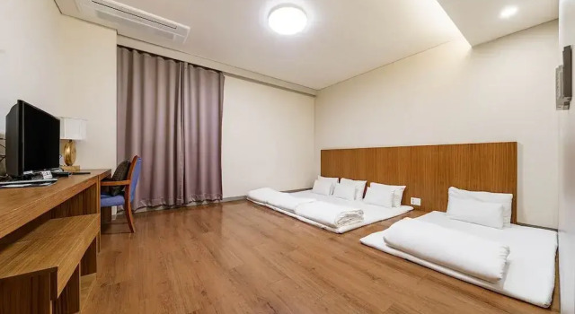 Номер Standard Korea Tourist Hotel