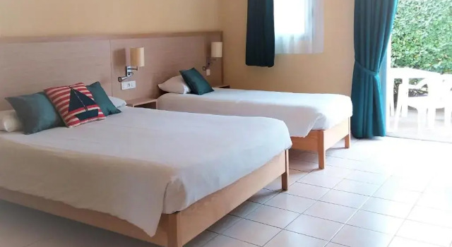 Hotel LOceane, Rezerwuj Hotel Hotele w Charente-Maritime z parkingiem, Parking