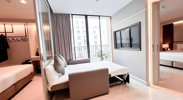 The Quarter Ploenchit by UHG