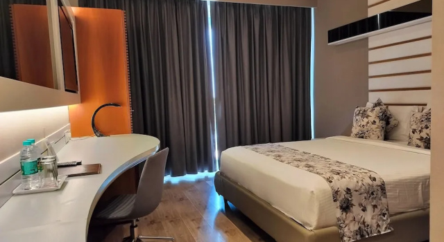 Двухместный номер Deluxe с балконом The Atara Near Golf Course Road