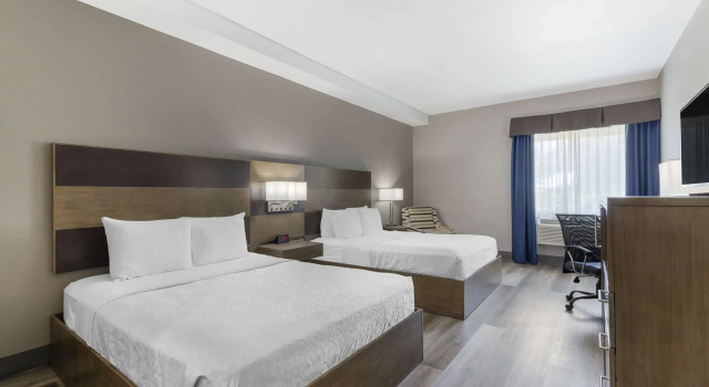 Четырёхместный номер Standard Best Western Plus Downtown North
