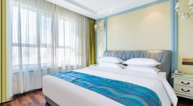 Люкс Deluxe Hanyuan Business Hotel (Victoria commercial building of Linhe high speed railway station)