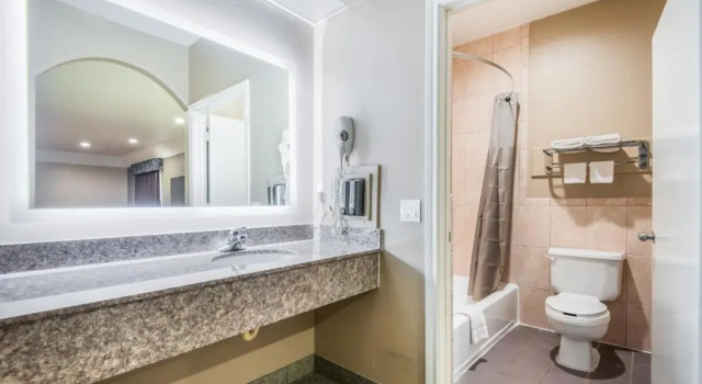 Номер Standard Scottish Inns & Suites IAH Airport-Beltway 8