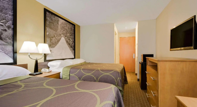 Четырёхместный номер Standard Super 8 by Wyndham Allentown