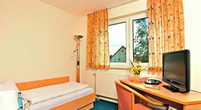 Hotel Zum Grünen Tor, Rezerwuj Hotel Birkenstein Brandenburgia