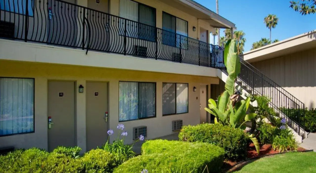 Ramada by Wyndham San Diego North Hotel & Conference Center