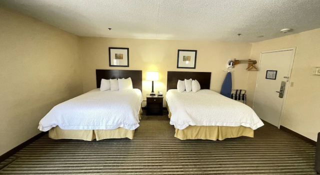 Номер Superior Whitney Inn & Suites