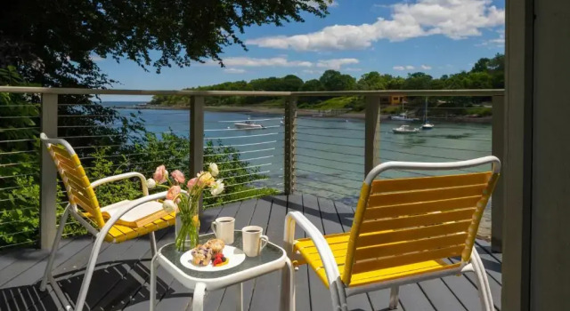 Люкс с видом на море Dockside Guest Quarters