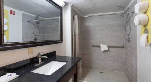 Четырёхместный номер Standard Motel 6-Albany, GA