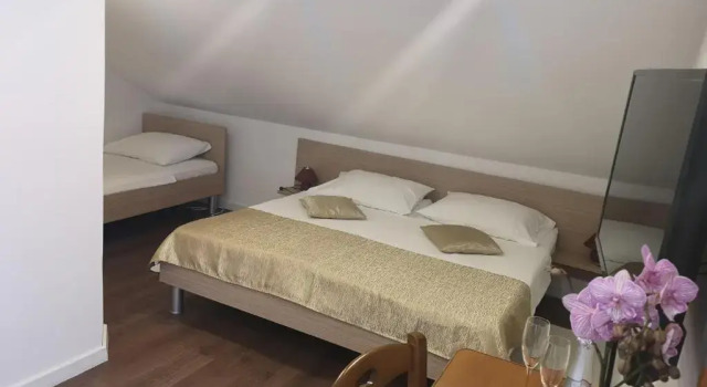 Трёхместный номер Standard Мансарда с балконом Rooms Vukušić