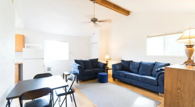 Lee's Place, Book Hotel Neotsu Oregon