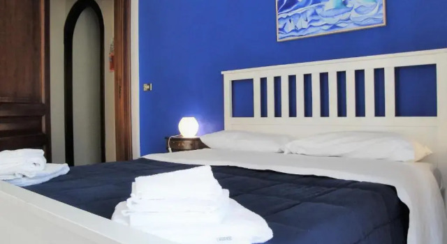 Umberto I Holiday House, Забронировать Отель Отели Неаполя с парковкой, рядом с Музей санитарного искусства, Парковка