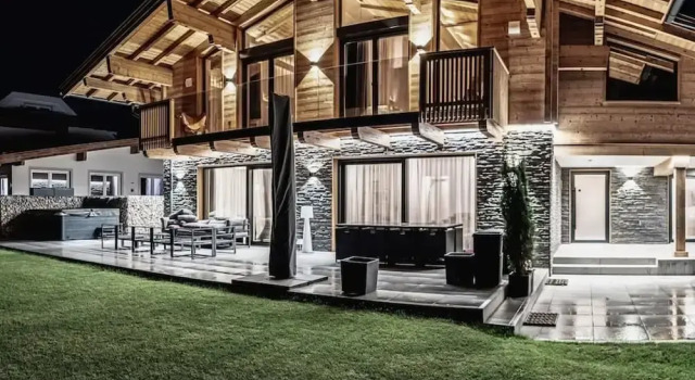 Коттедж Chalet Amadeus - Designer Luxury Chalet for 14