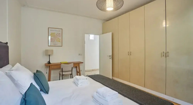 Superb Apartment Center of Paris-montmartre, Забронировать Апартаменты/квартира Отели Парижа с парковкой, рядом с Гран Бульвар, Парковка