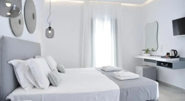 Полулюкс с видом на сад Crystal Mare Suites