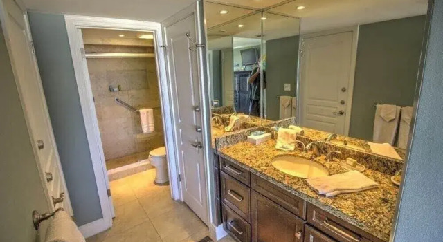 Ocean Vista Condo Unit #406 2 Bedrooms 2 Bathrooms Condo, Varaa Hotelli Hotellit Padre Island uima-altaalla, Uima-allas