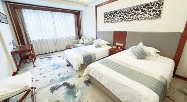 Люкс Trade Winds Hotel