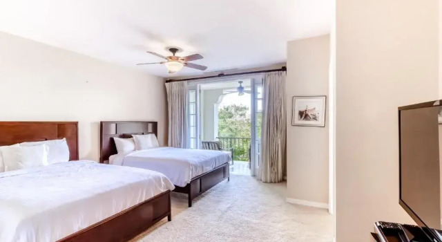 Pacifico Townhouse 102