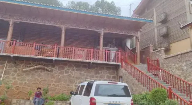 Jinghu Courtyard-Style Hotel, Prenota Hotel Hotel a Lijiang con parcheggio, Parcheggio