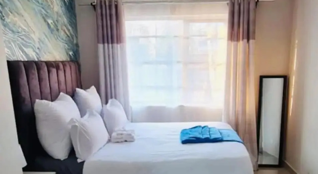 Emerald Suite Sleeps 6 With Free Parking