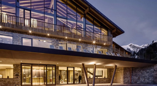 Grand Hotel Courmayeur Mont Blanc, by R Collection Hotels, Забронировать Отель Отели Валле д'аосты с бассейном, Бассейн