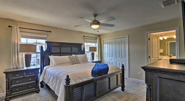 Апартаменты с 4 комнатами ~ 6 Mi to Disney: Kissimmee Retreat w/ Pool!
