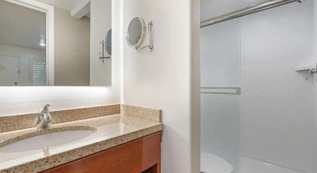 Двухместный номер Standard с балконом Best Western Plus Clocktower Inn