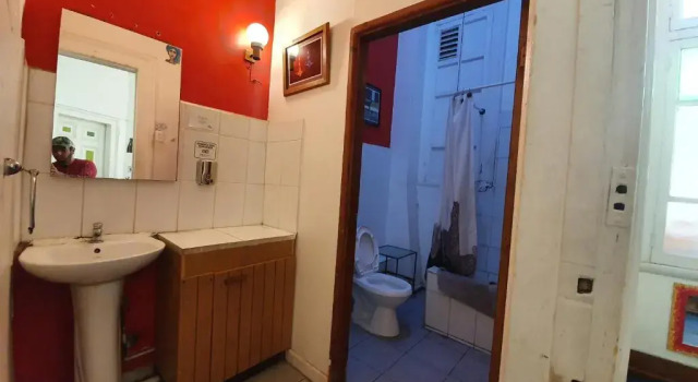 Seng i sovesal Nómada Hostal